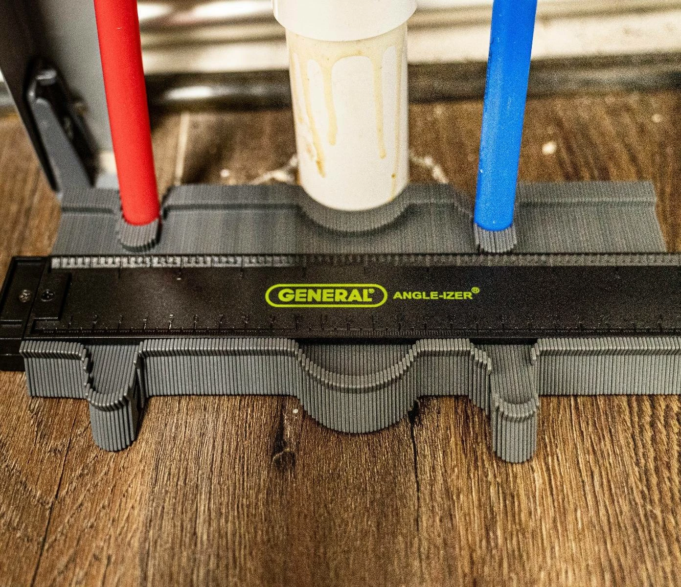 ANGLE-IZERĀ® Contour Gauge with Lock, Profile Gauge, Shape Duplicator, 10-Inch (254mm), Precisely Copy Irregular Shapes For Perfect Fit and Easy Cutting