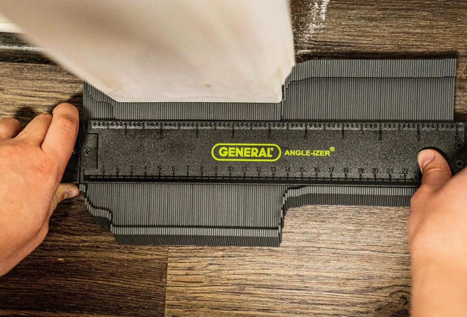 ANGLE-IZERĀ® Contour Gauge with Lock, Profile Gauge, Shape Duplicator, 10-Inch (254mm), Precisely Copy Irregular Shapes For Perfect Fit and Easy Cutting - Image 3