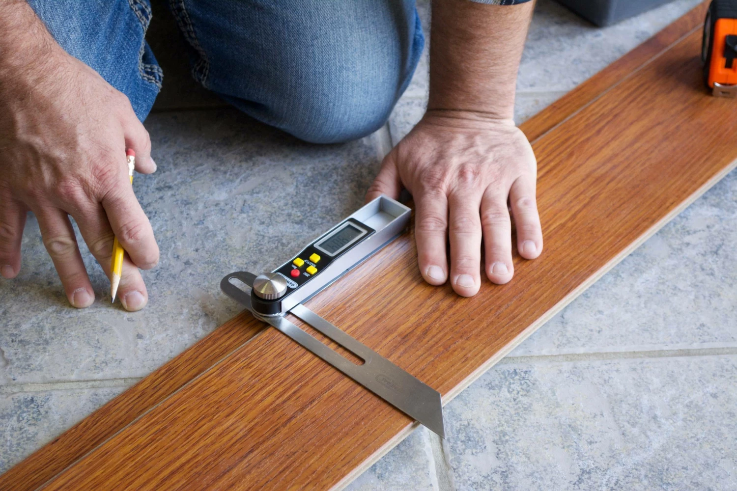 ANGLE-IZER® Digital Sliding T-Bevel & Protractor in One - Image 4