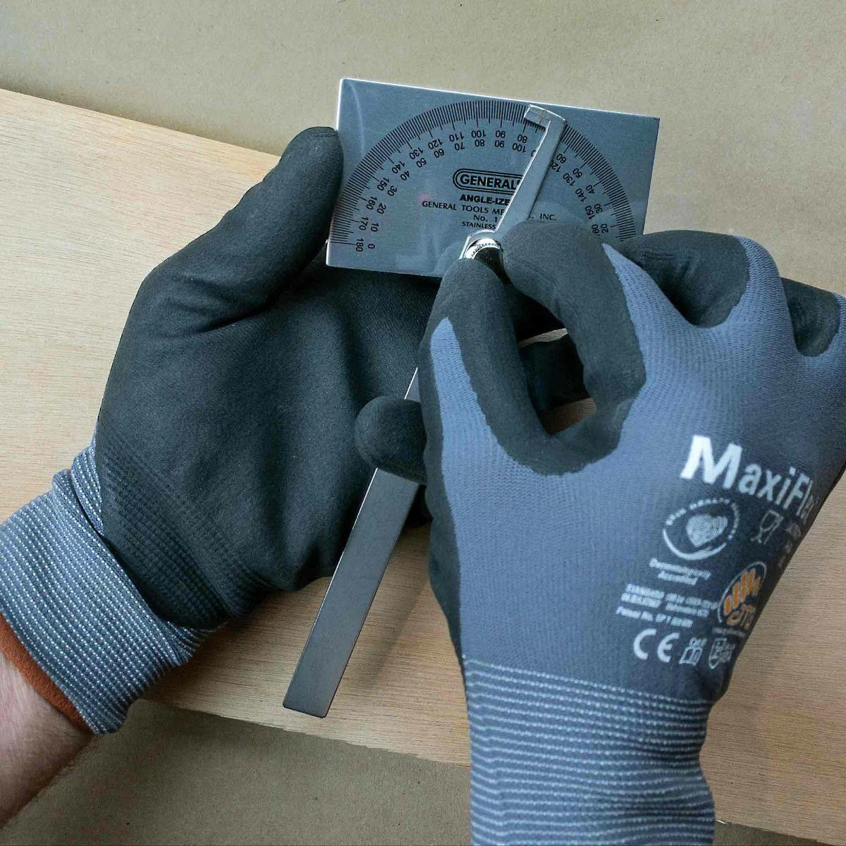 ANGLE-IZER® Square Head Stainless Steel Angle Protractor, 0 to 180 Degrees, 6-Inch Arm - Image 4